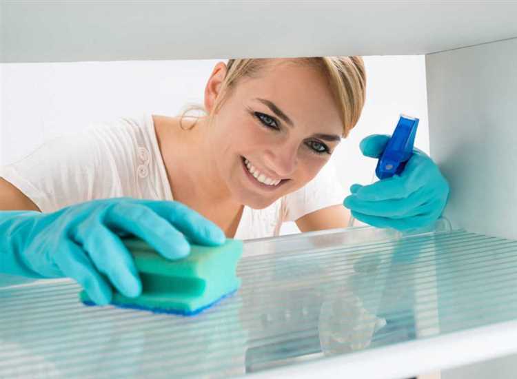 Чем лучше помыть холодильник, виды загрязнений и топ-7 эффективных средств Чем лучше помыть холодильник, виды загрязнений и топ-7 эффективных средств