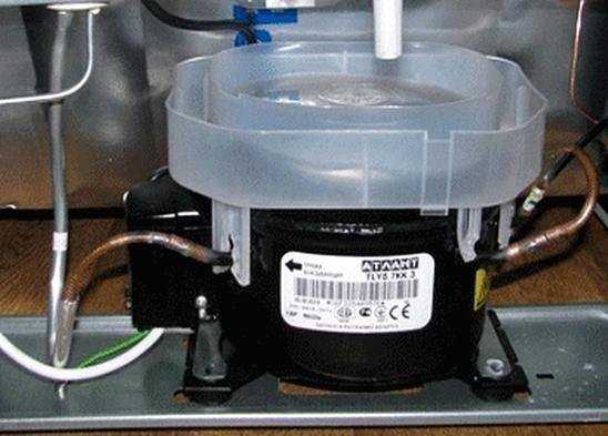 Почему трещит холодильник