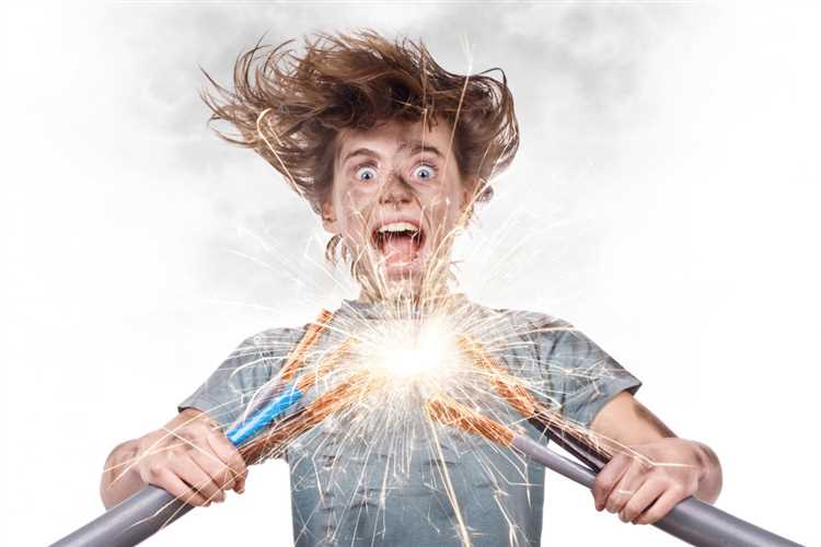 Холодильник бьет током: что делать